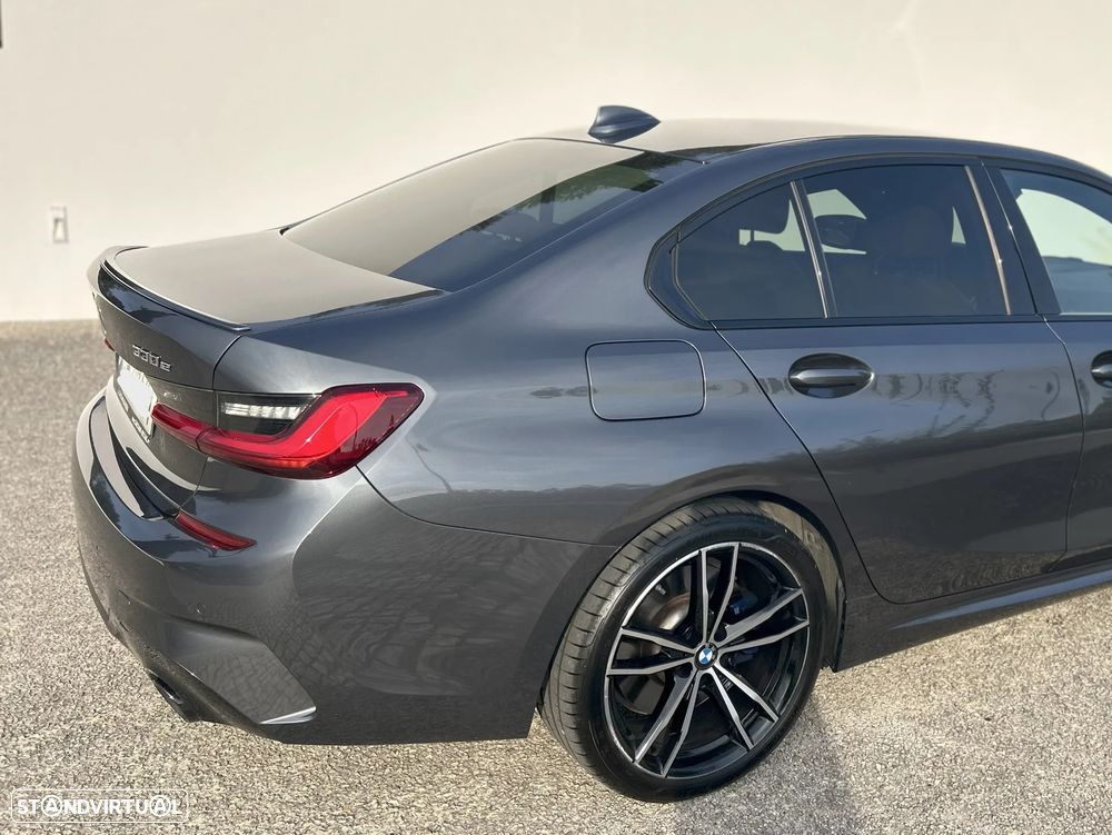 BMW 330 e Pack M Auto - 1