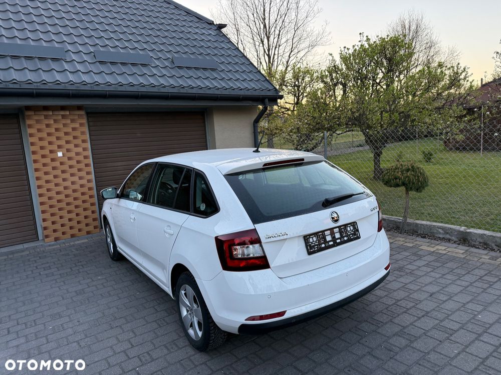 Skoda RAPID 1.0 TSI Cool Edition R&G - 4
