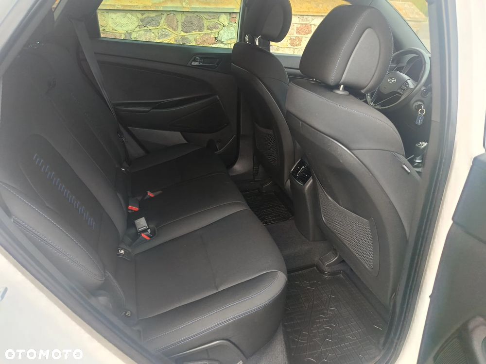 Hyundai Tucson 1.6 GDI BlueDrive GO 2WD - 20