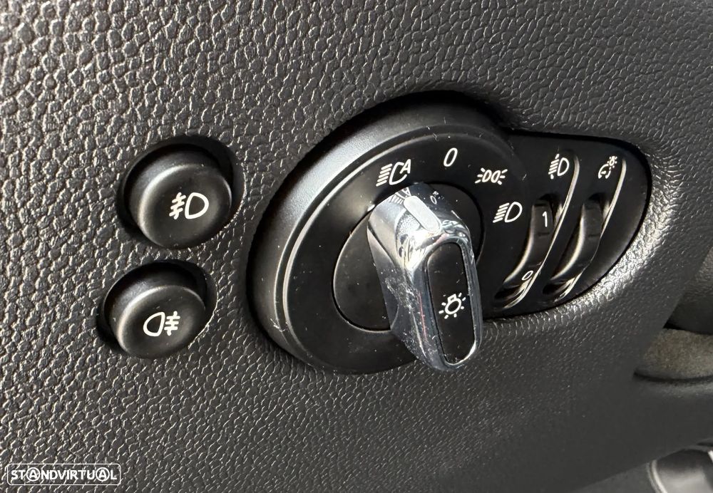 MINI 3 Portas One - 16