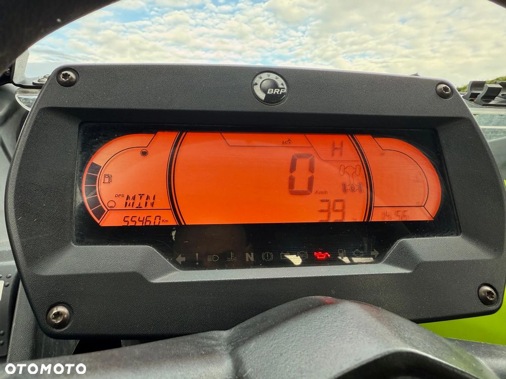 Can-Am Maverick - 11