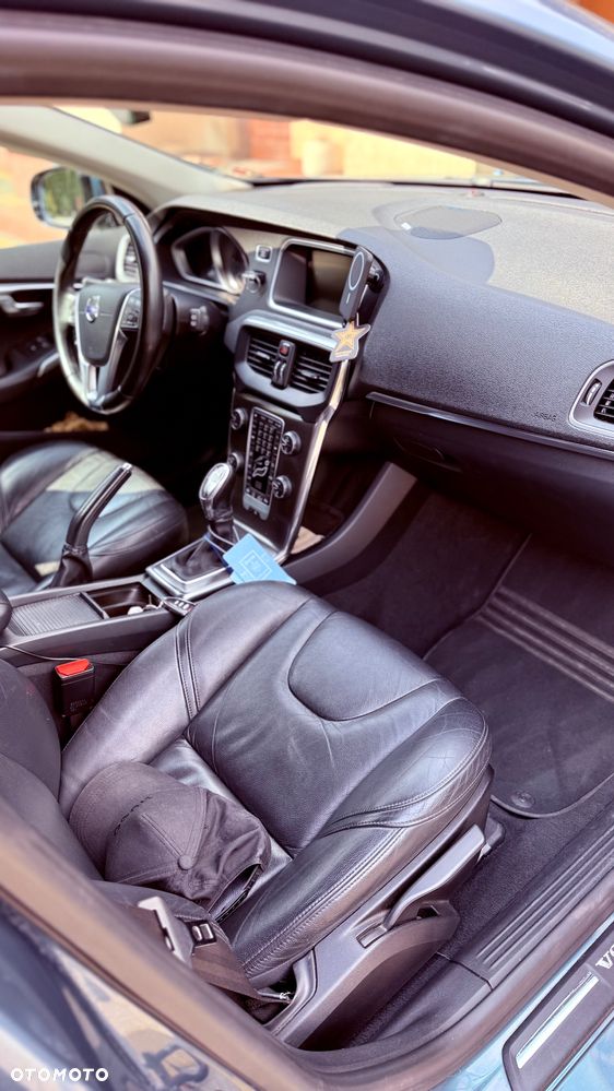 Volvo V40 D4 R-Design Summum - 9