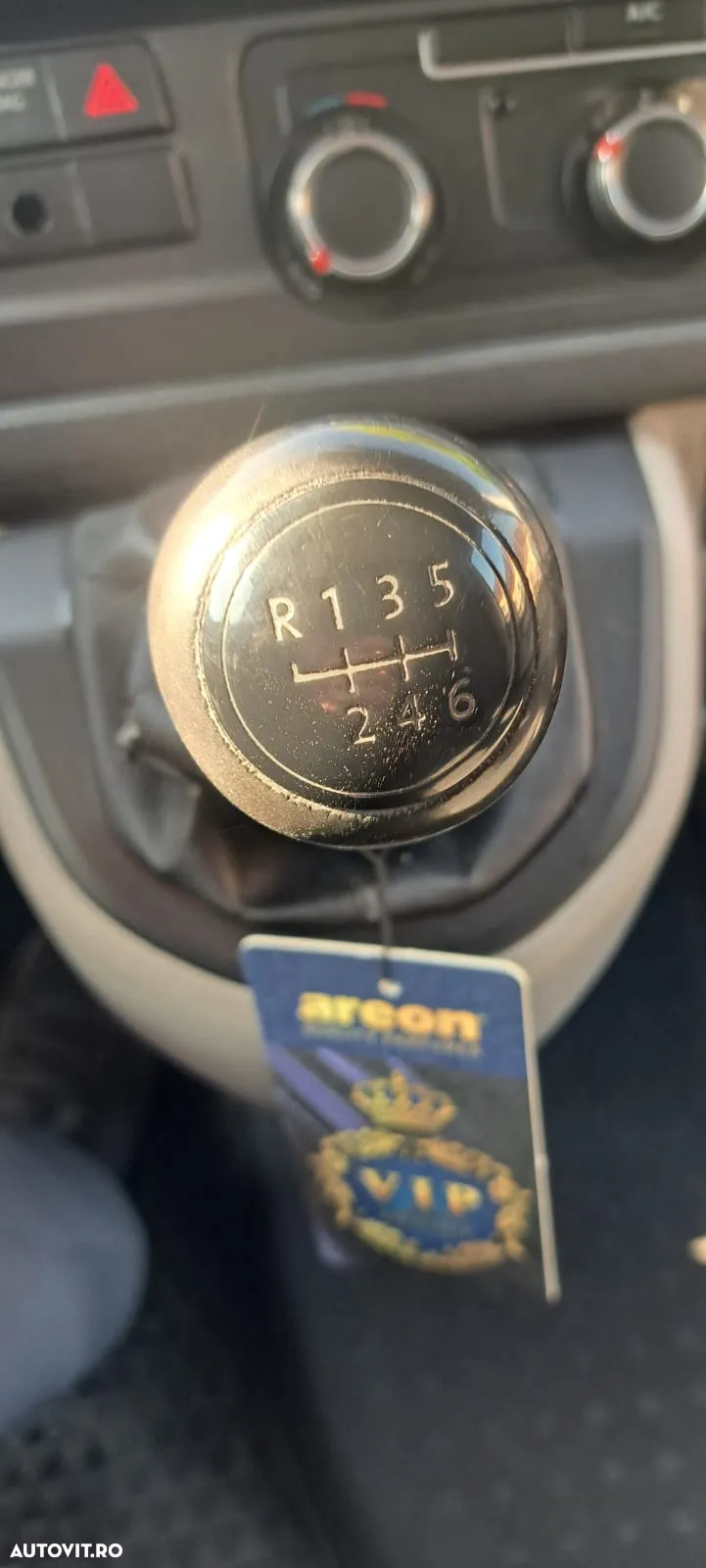 Volkswagen Transporter - 21