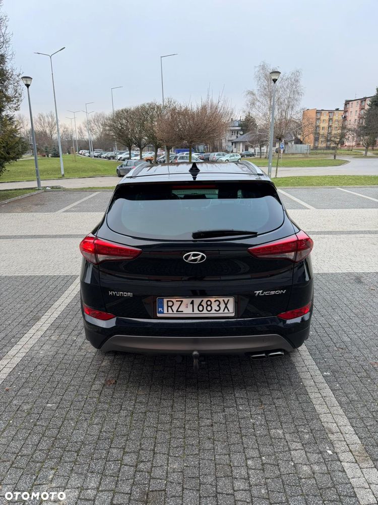 Hyundai Tucson 2.0 CRDI BlueDrive Style 2WD - 4