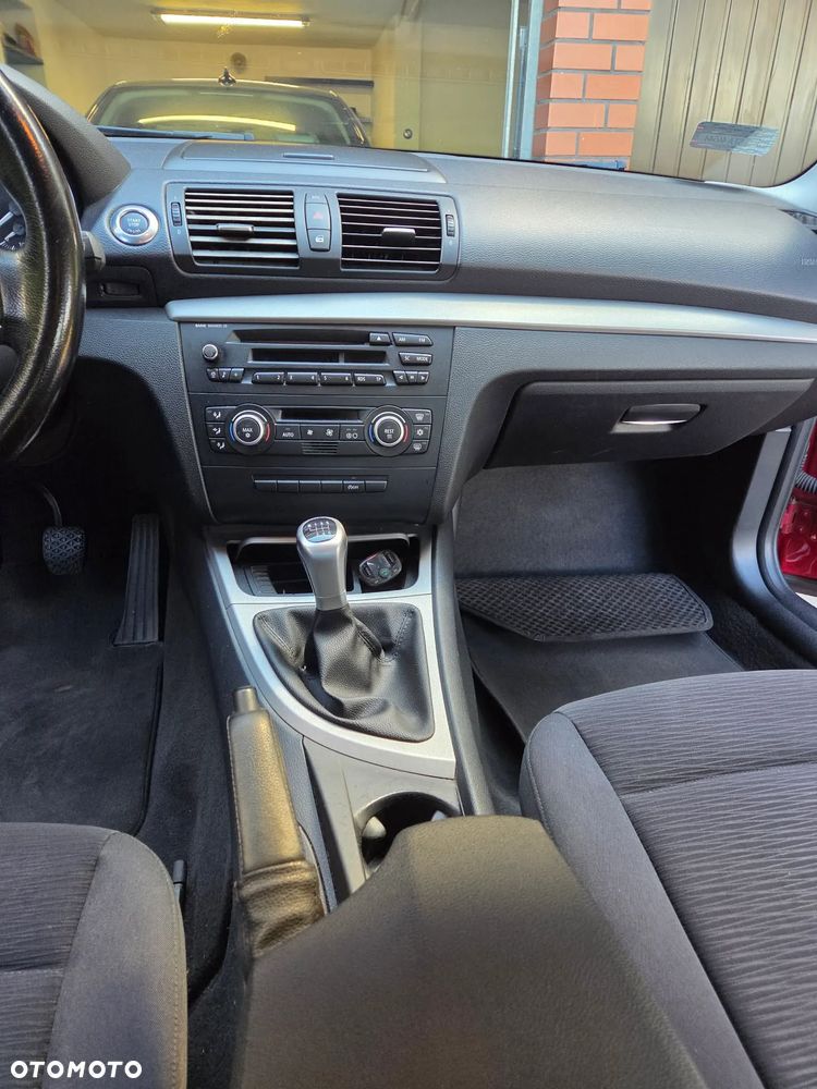 BMW Seria 1 116i - 26