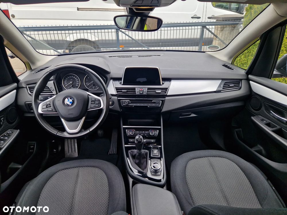 BMW Seria 2 218i - 17