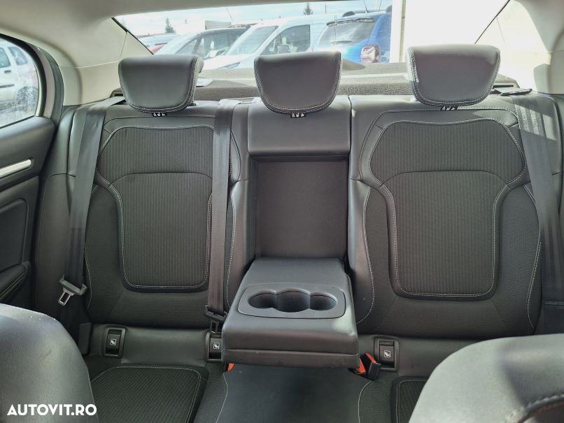 Renault Megane TCe GPF EDC Intens - 13