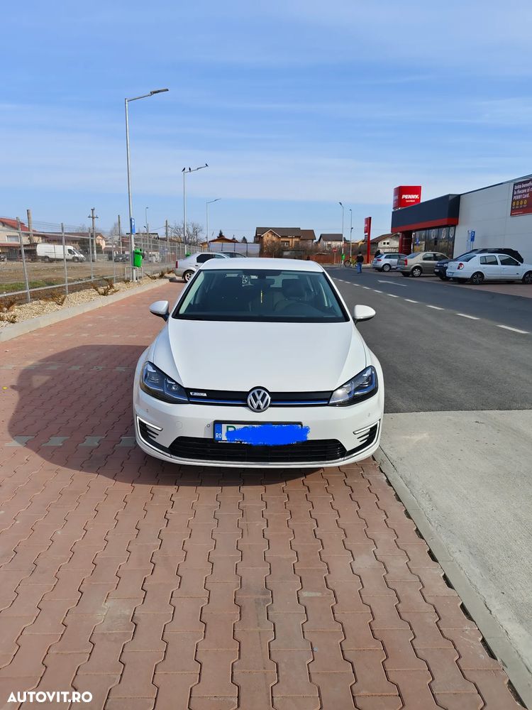 Volkswagen Golf - 1