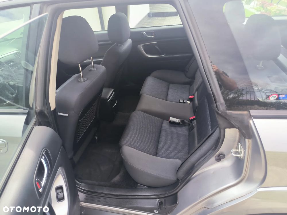 Subaru Outback 2.0D RC 000 - 15