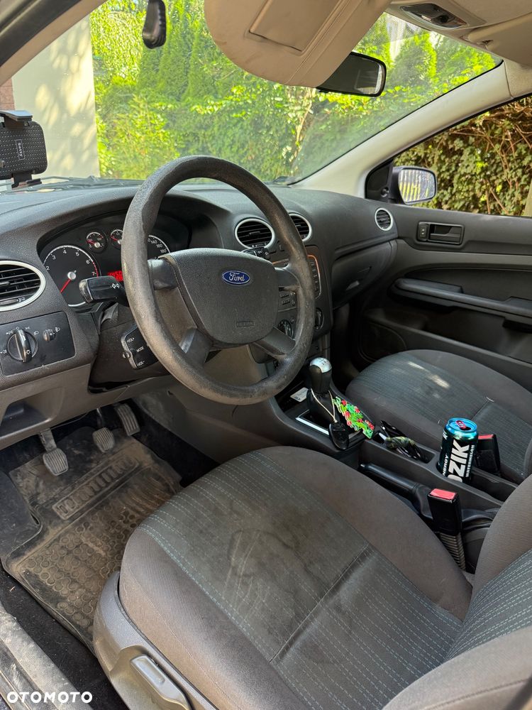 Ford Focus 1.6 Ambiente - 8