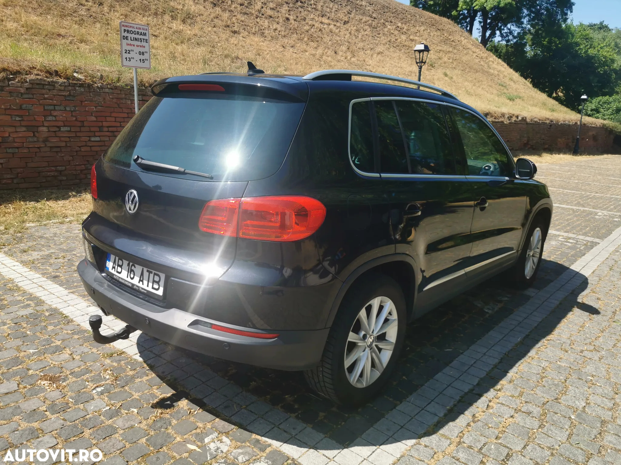 Volkswagen Tiguan 2.0 TDI 4Motion BMT Sport & Style - 4
