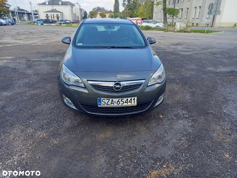 Opel Astra IV 1.4 T Cosmo - 2