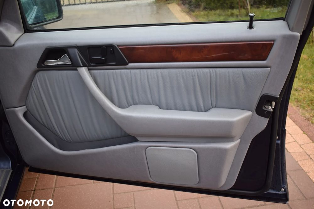 Mercedes-Benz Klasa E 420 Elegance - 12