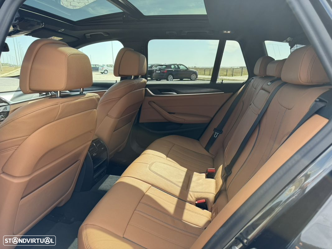 BMW 530 e Pack Desportivo M - 14