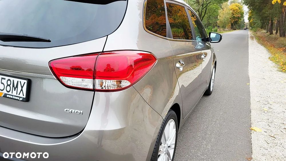 Kia Carens 1.7 CRDi M 7os - 11