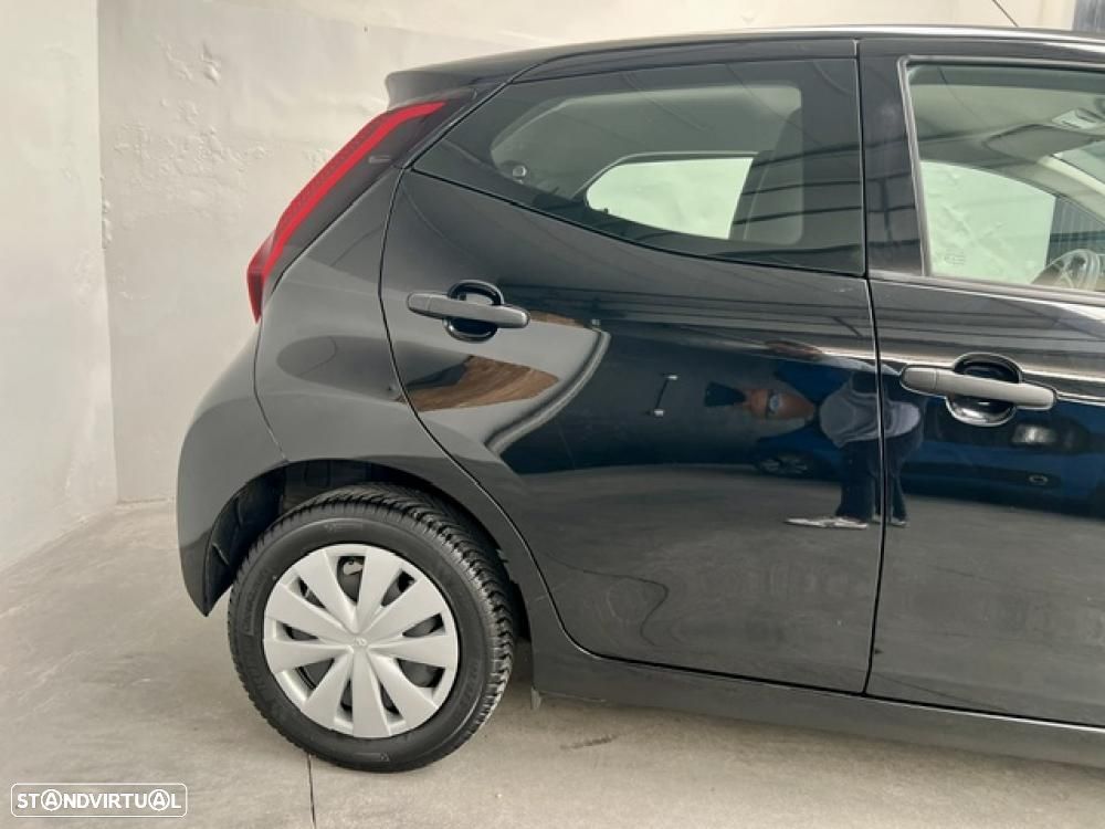 Toyota Aygo x-business - 9