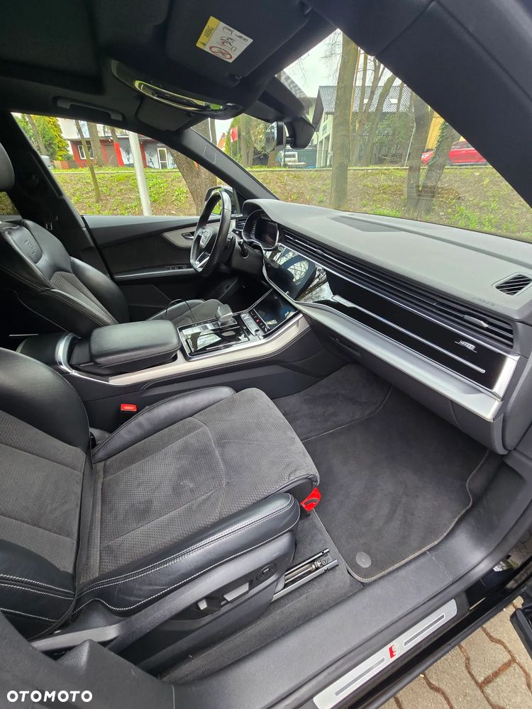 Audi Q8 - 10