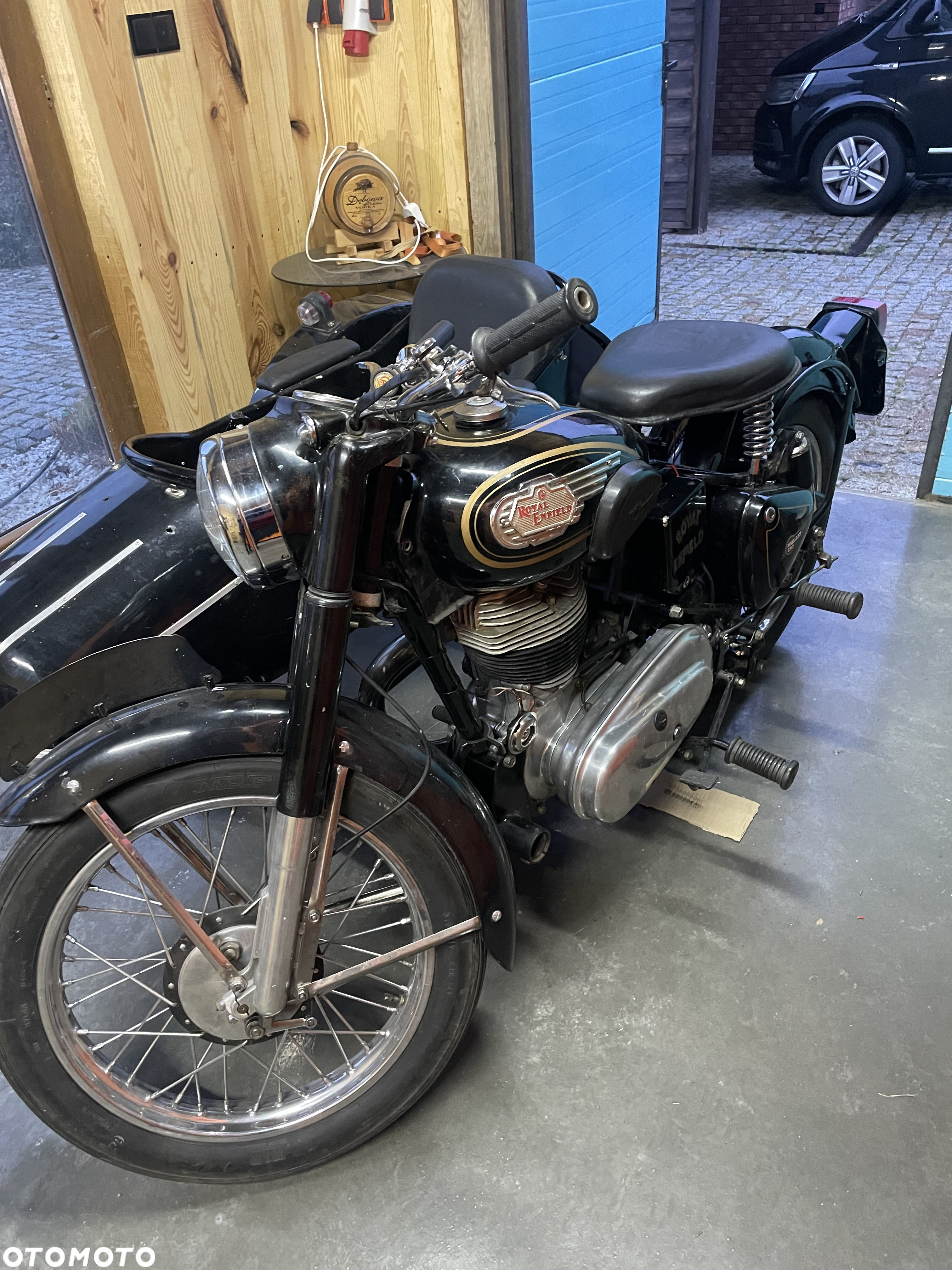 Royal Enfield Classic - 2