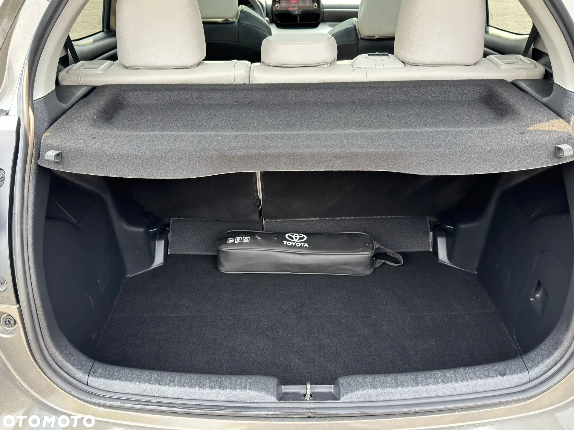 Toyota Yaris Hybrid 1.5 VVT-i Premiere Edition - 13