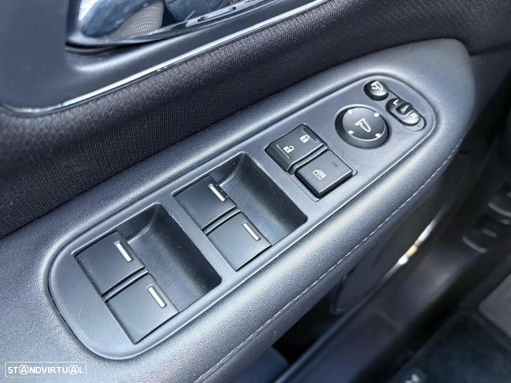 Honda HR-V 1.6 i-DTEC Executive - 34