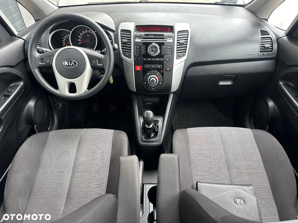 Kia Venga - 12