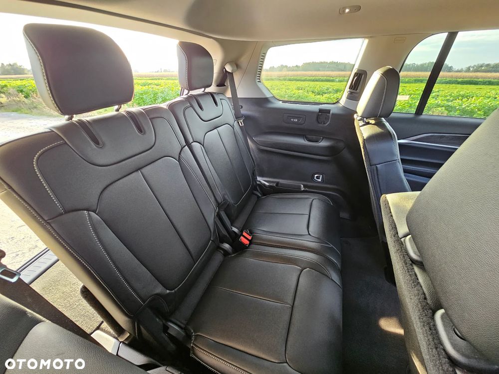 Jeep Grand Cherokee - 27