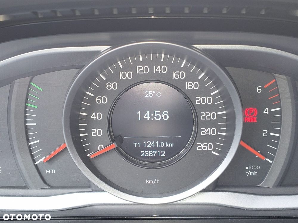 Volvo XC 60 D4 Drive-E R-Design Momentum - 28