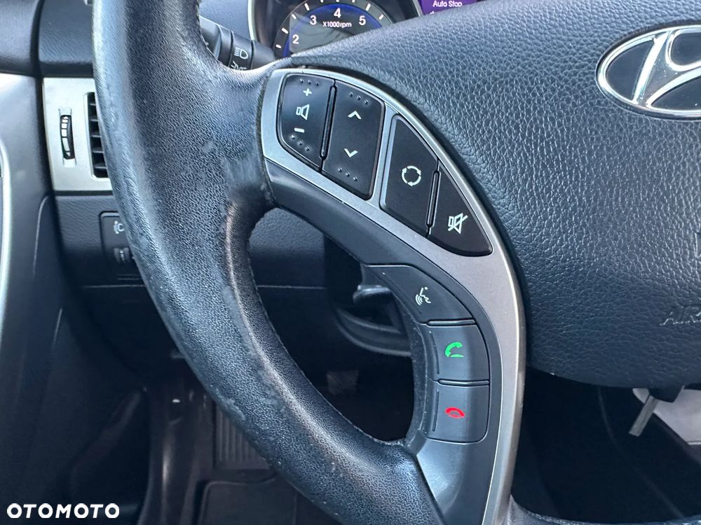 Hyundai i30 blue Kombi 1.6 GDi Style - 36