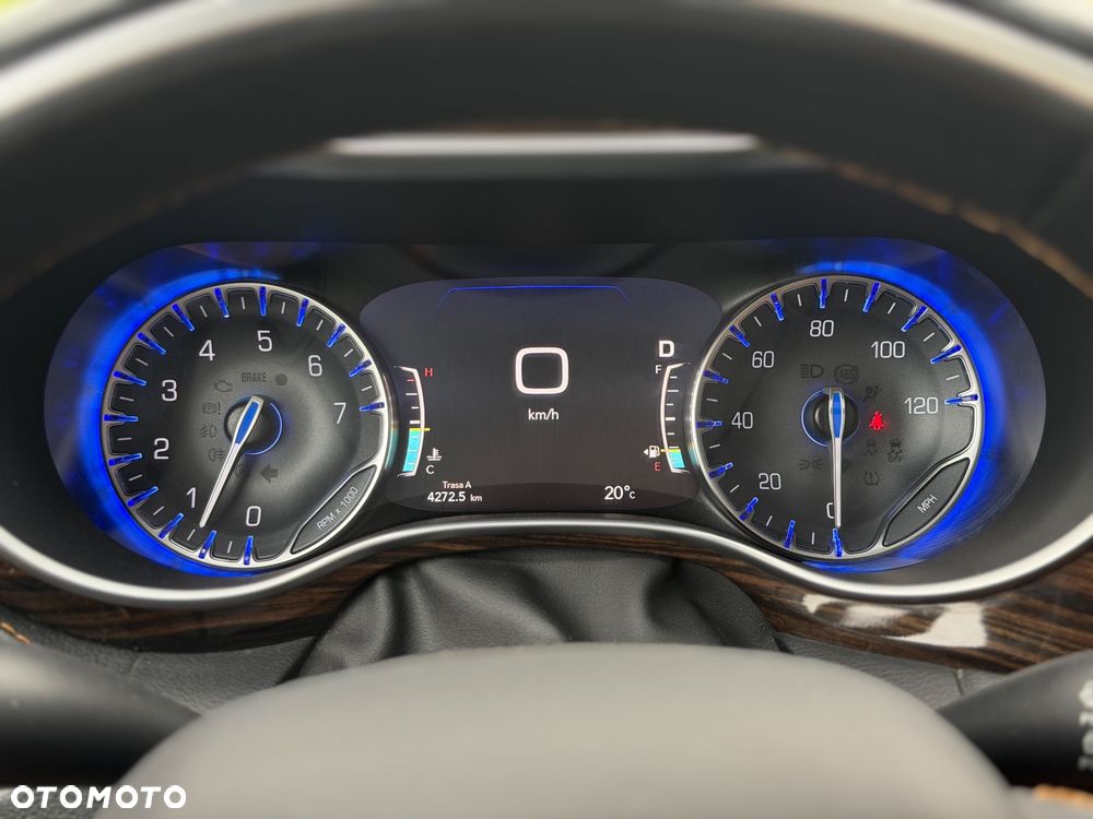 Chrysler Pacifica - 33