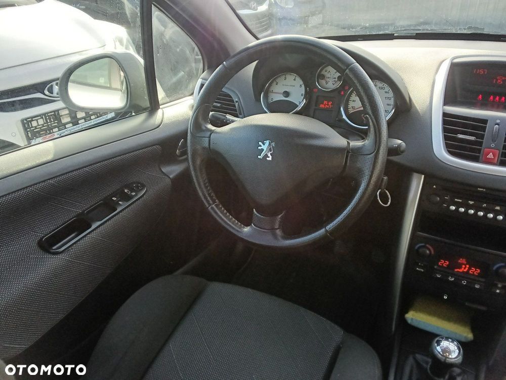 Peugeot 207 - 14
