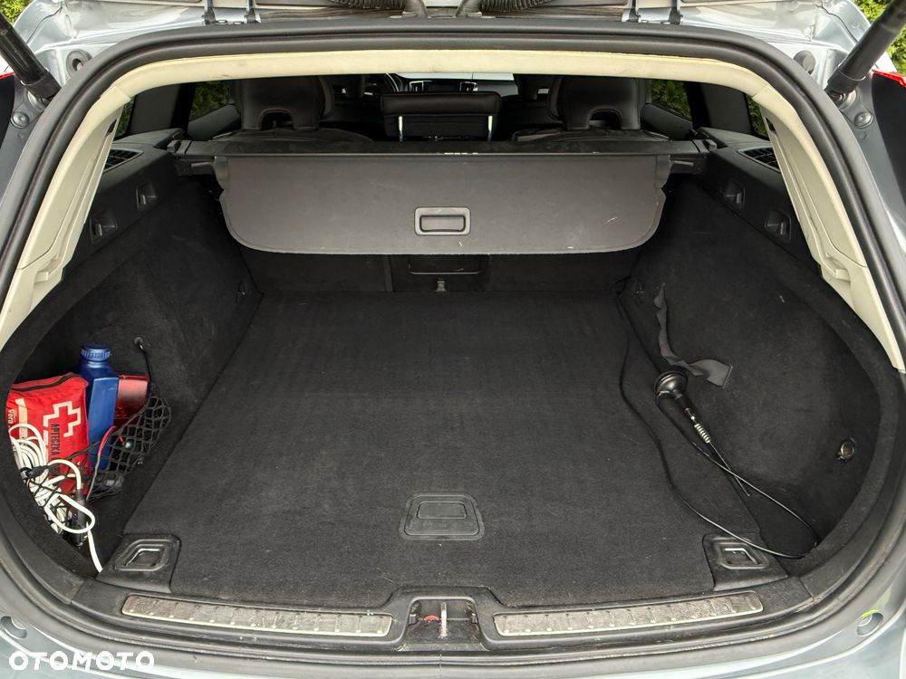 Volvo V60 Cross Country - 12