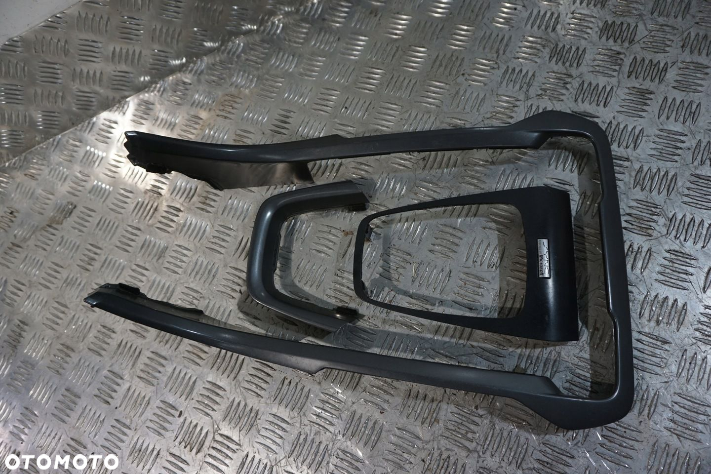 RAMKA DEKOR LEWARKA BIEGÓW KOMPLET FORD MONDEO MK5 V 14- - 2