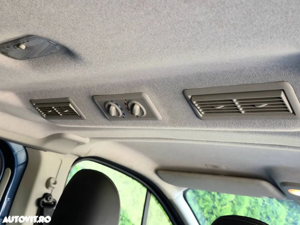 Renault Trafic 2.0 Blue dCi 145 Combi L2H1 7+1 locuri Expression - 7