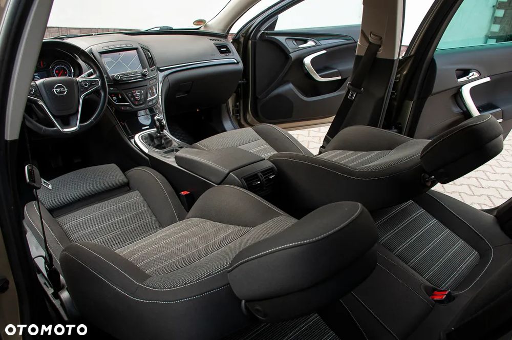 Opel Insignia - 32