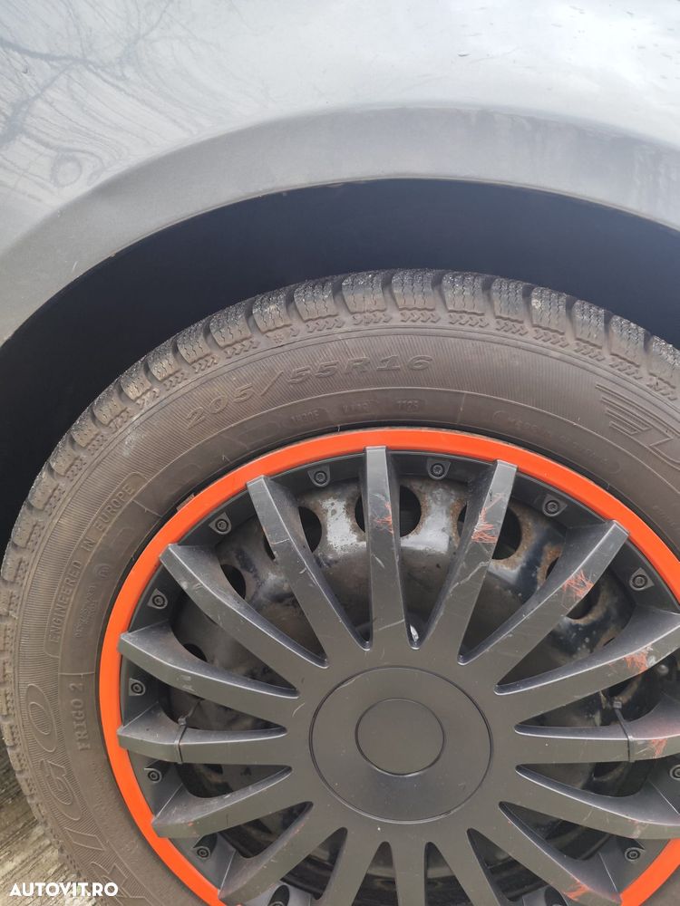 Volkswagen Golf 1.6 TDI DPF Trendline - 21