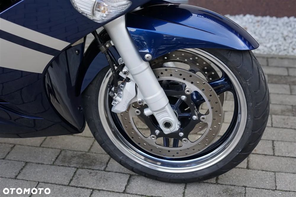 Yamaha FJR - 13