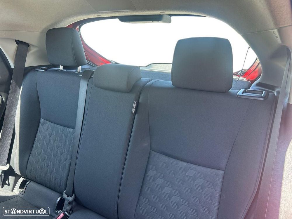 Toyota Yaris — fotografia 14
