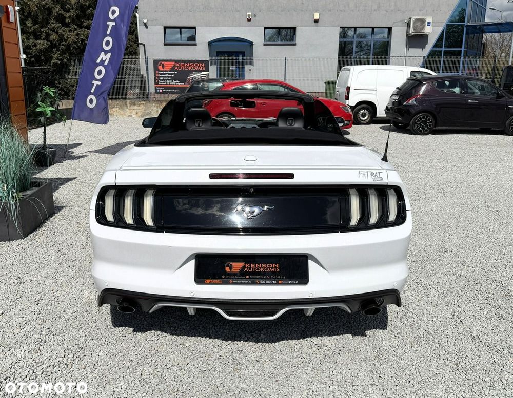 Ford Mustang - 40