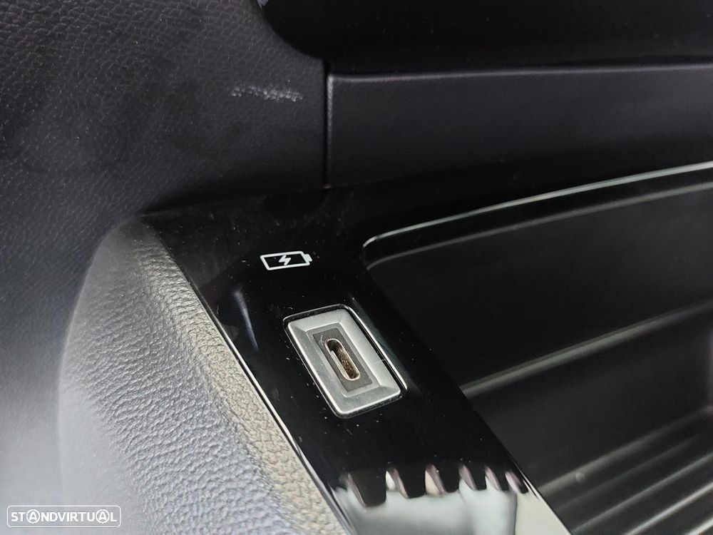 Peugeot e-2008 50 kWh Active Pack - 37