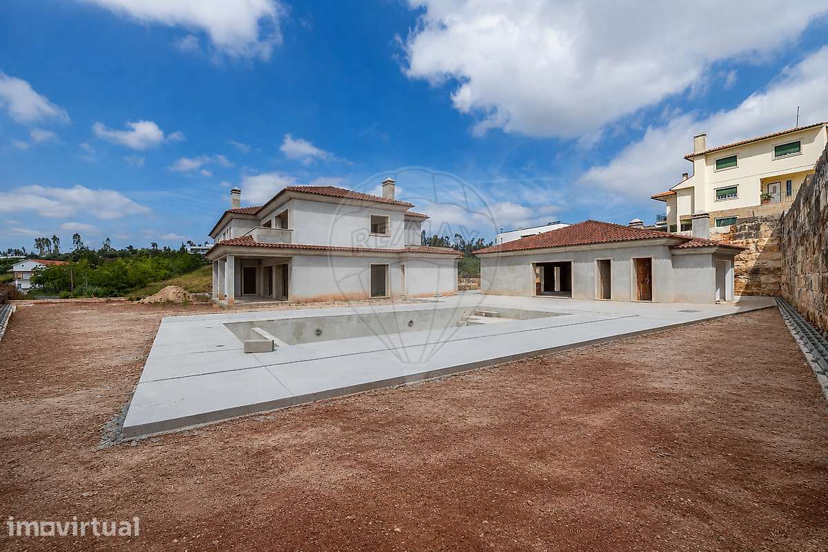 Moradia T7 para venda