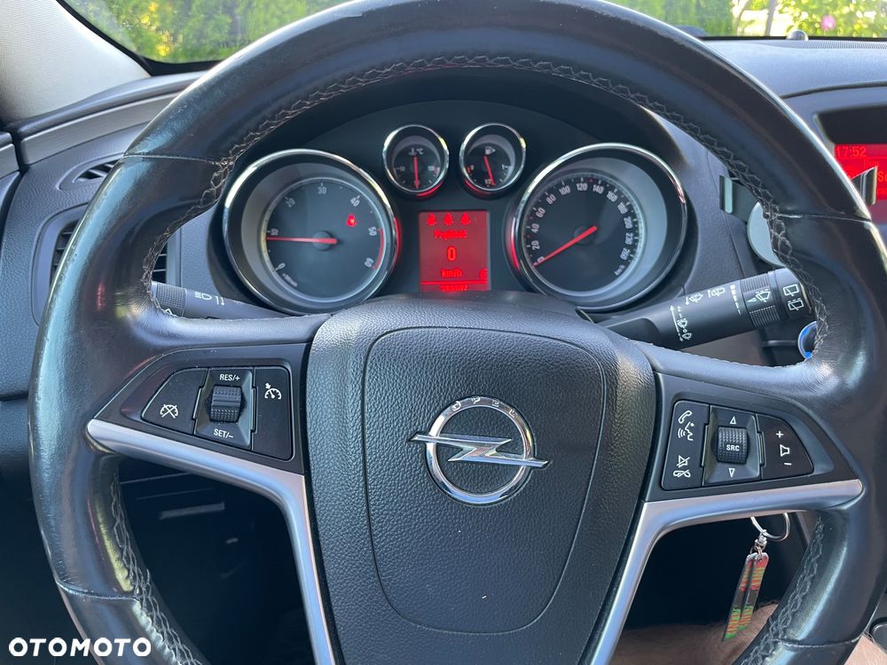 Opel Insignia 2.0 CDTI - 12