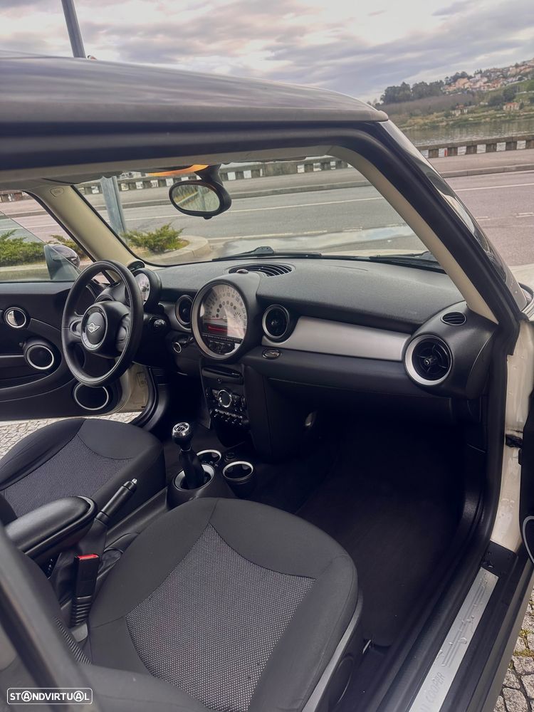 MINI 3 Portas Cooper D - 6