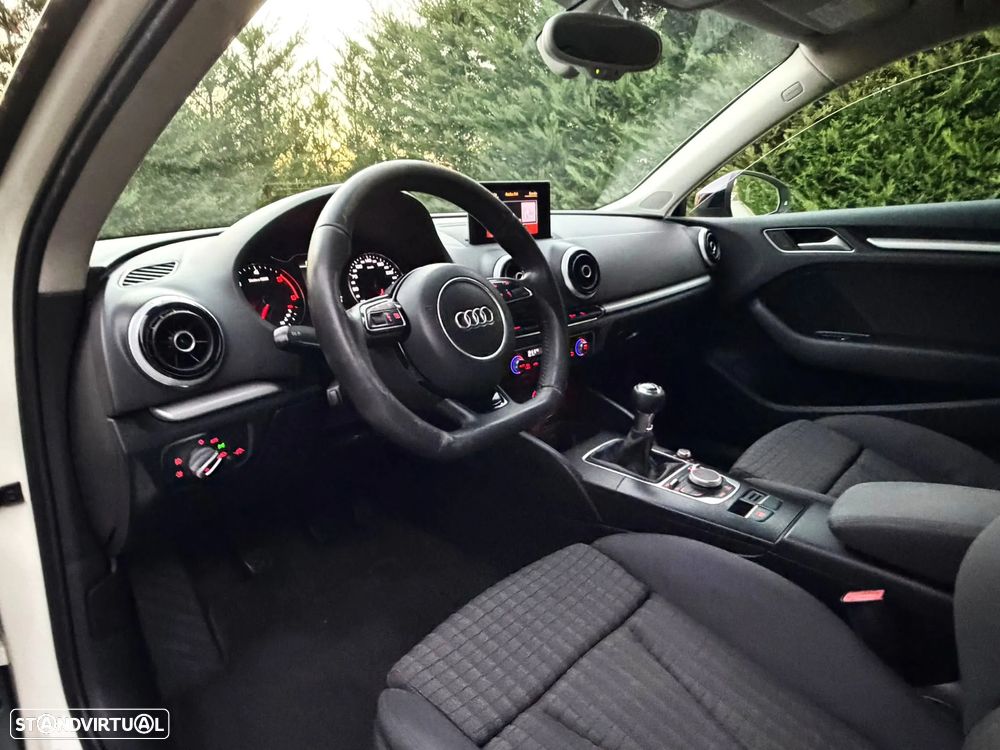 Audi A3 1.6 TDI S line Sport Pack - 11