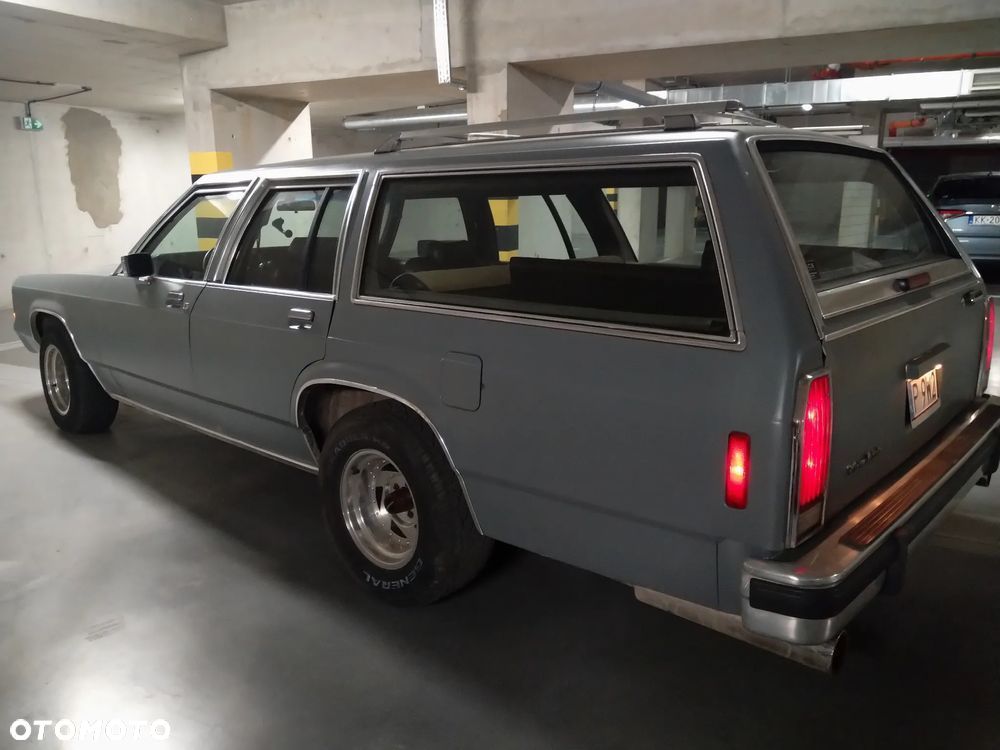 Ford Crown - 20