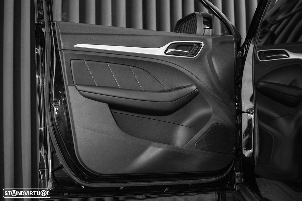 MG ZS EV 44.5 kWh Luxury - 36