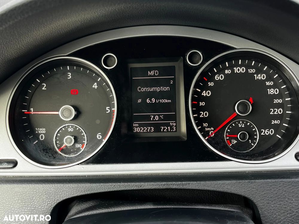 Volkswagen Passat Variant 2.0 TDI DSG BlueMotion Technology Comfortline - 13