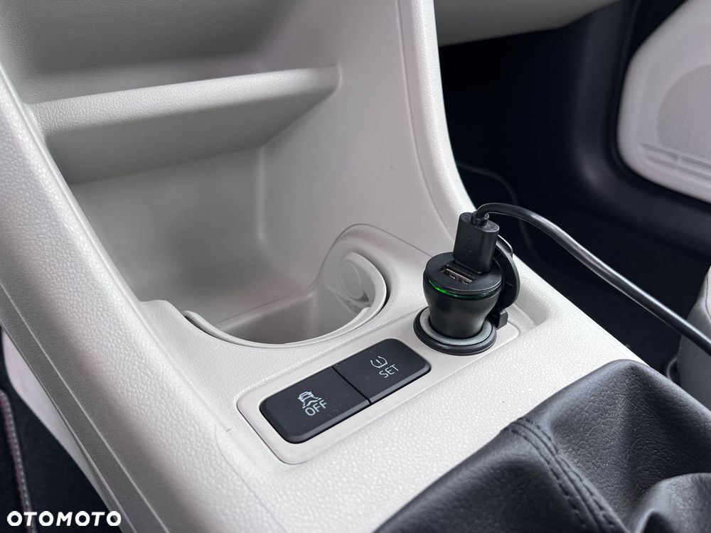 Volkswagen up! 1.0 beats - 32