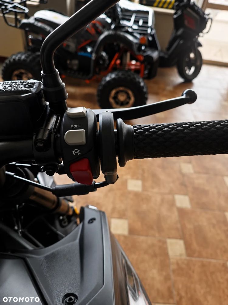 VOGE R125S - 12