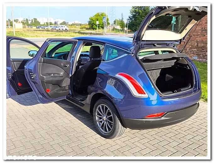 Lancia Delta 1.6 MJ Steel - 17