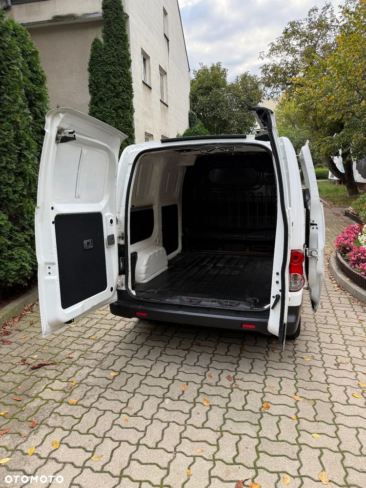 Nissan NV200 - 27